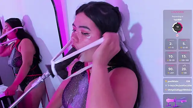 Chat XXX ao vivo de klhoe_boobs