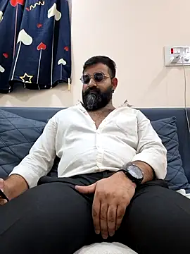 Fun_Guuy: διαδικτυακό σόου στην κάμερα