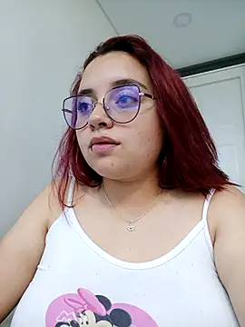 Chat XXX ao vivo de CURVY-HORNY