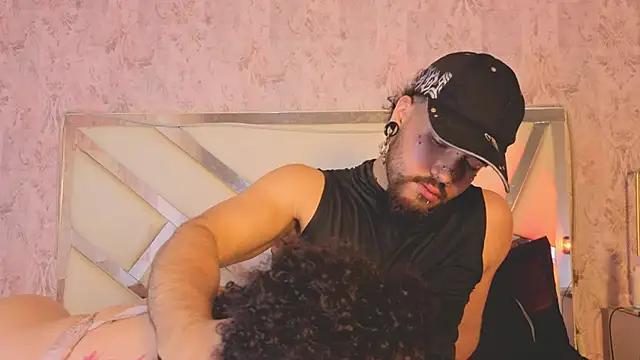 Benny_and_Mark's Live XXX Chat