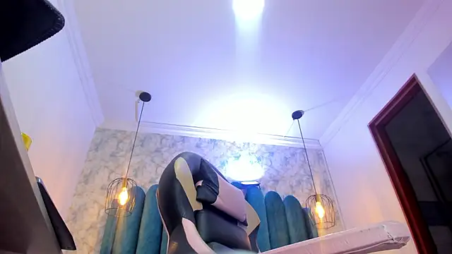 nalalye_cruzz_'s Live XXX Chat