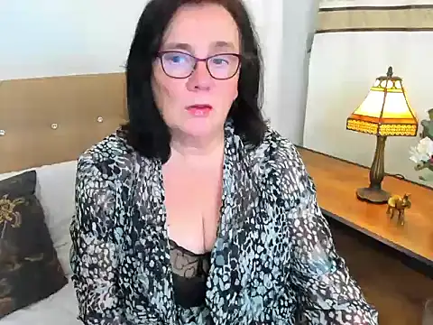 DorisDesire Adlı Modelin Canlı XXX Sohbeti