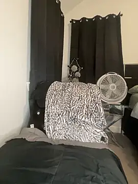 Exotic_Queen_ Show in webcam