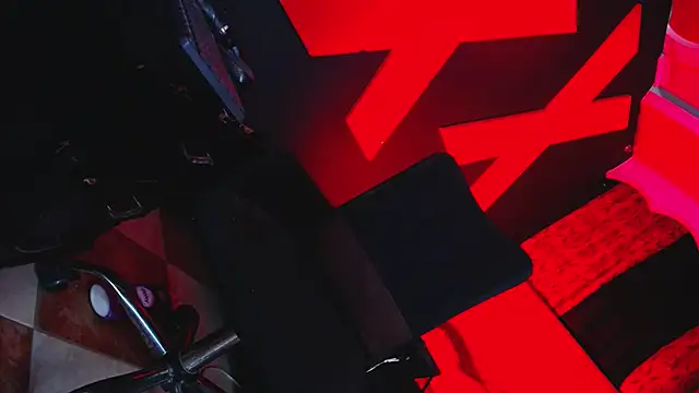 abrilbigcock Chat XXX live