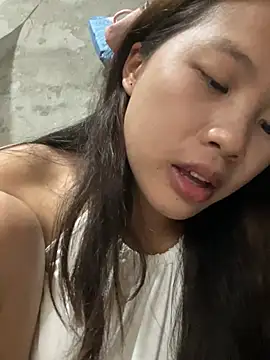 namicute élő XXX-chatje