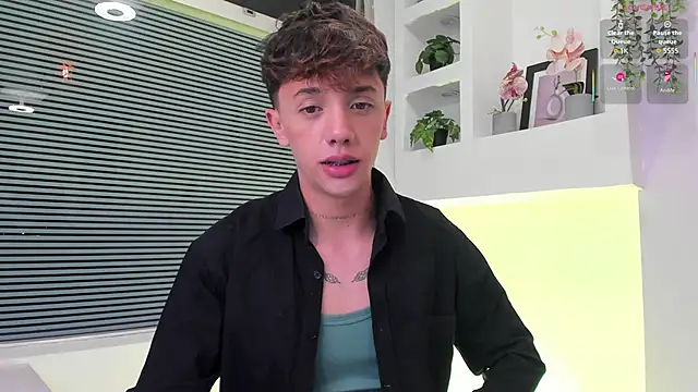 Tomy_Rox's Live XXX Chat