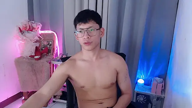 Chat XXX en directo de pinkcock_froi2305