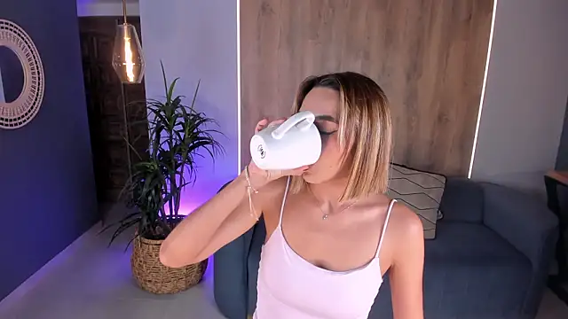 MelissaMoore_ Adlı Modelin Canlı XXX Sohbeti