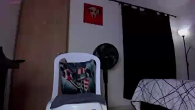 Chat XXX en directo de Cloudy_pigDude