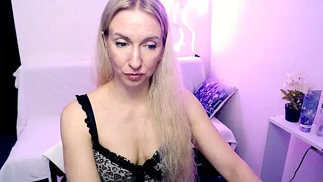 Chat XXX Live Cute_Smile_Shy