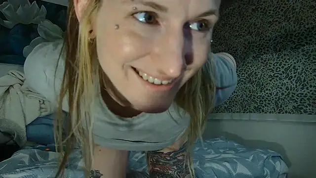 lavender_spits' Live XXX Chat