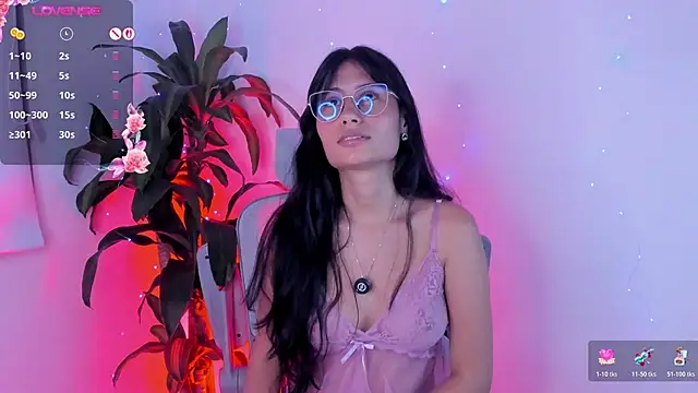 NayeCloud Live XXX Chat