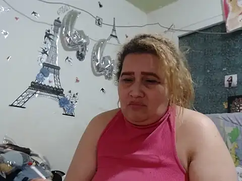 Perla1981-- live XXX chat