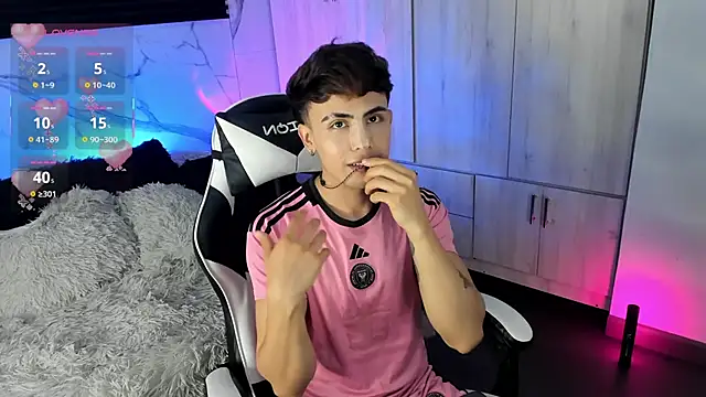 Saimonvela Chat XXX live