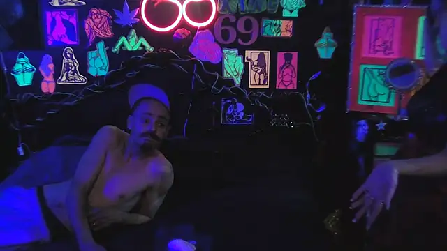 DaddyAndSplashQueen Adlı Modelin Canlı XXX Sohbeti