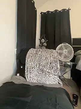 Exotic_Queen_ Chat XXX in diretta