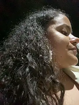 demonaughtyyy Adlı Modelin Canlı XXX Sohbeti