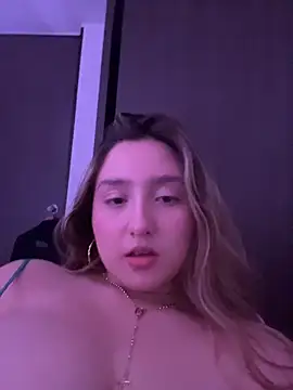 MoraInFire's Live XXX Chat