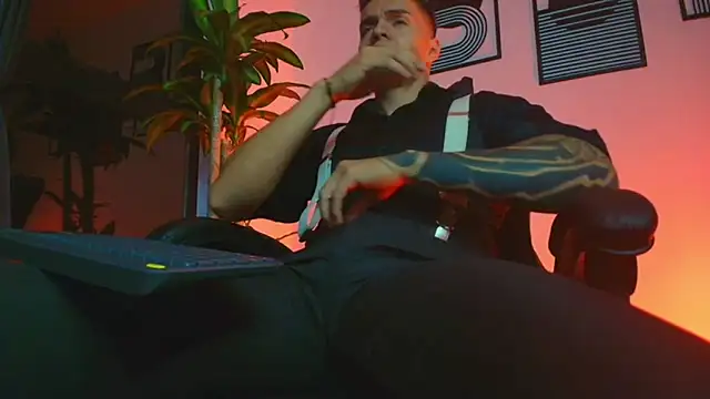 ALPHA_DOMINUS_'s Live XXX Chat