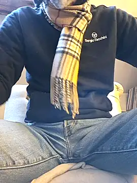 eddouxxx78 网络视讯表演