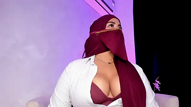 Pokazy przed kamerką – thaira_aly