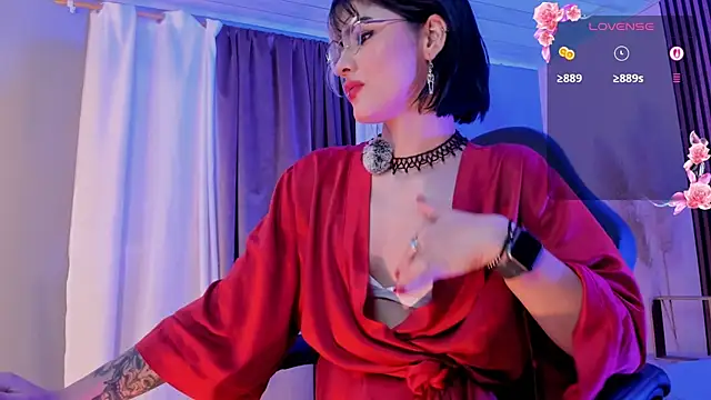 La_Diabla_111_: онлайн-секс-чат