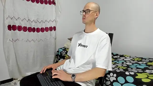 Vlad__night 在線直播表演