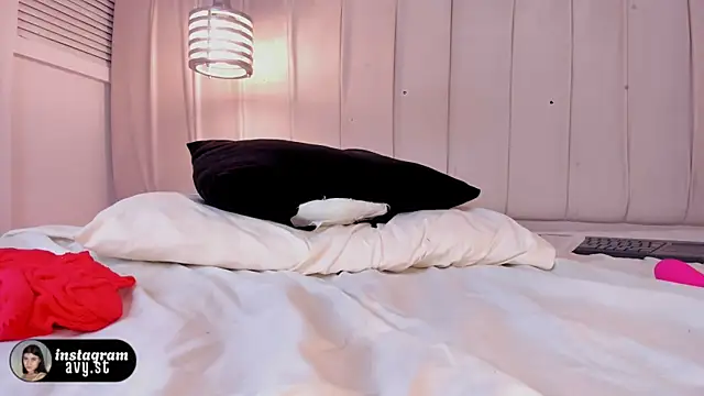 avy_st Adlı Modelin Canlı XXX Sohbeti