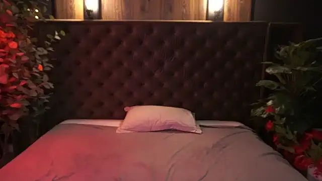 XXX chat uživo modela WildKittenX_