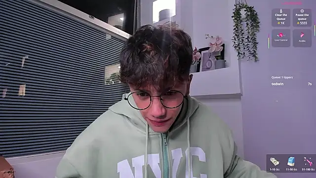 Tomy_Roxのウェブカメラショー