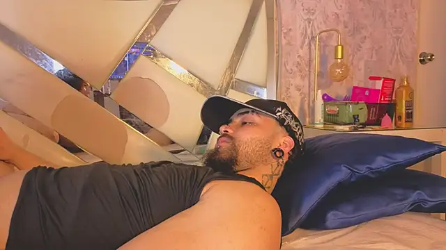 Benny_and_Mark Chat XXX live