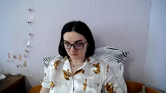 Shiny_gine Chat XXX in diretta