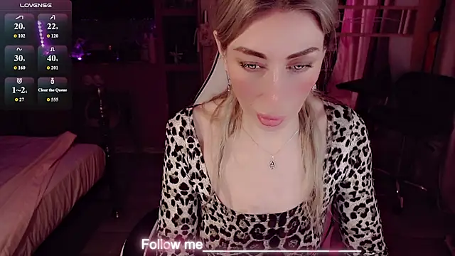 AnnieGOld_ Adlı Modelin Canlı XXX Sohbeti