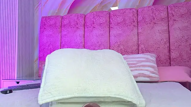 emmacurvy live XXX chat