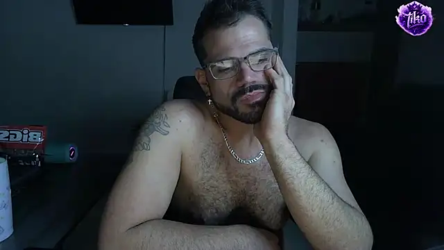 Zander823's Live XXX Chat