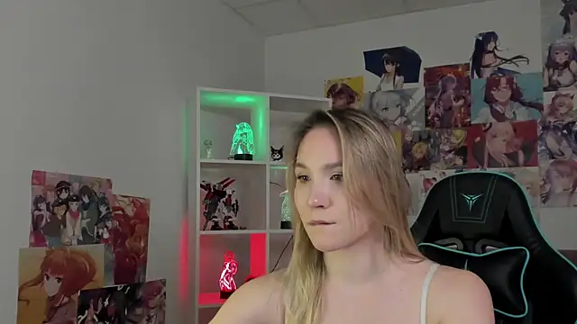 Živý XXX chat ElaraVoltage