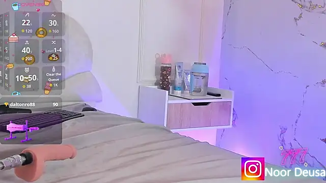 Candaceoweens: онлайн-секс-чат