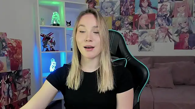 Chat +18 de ElaraVoltage ao vivo