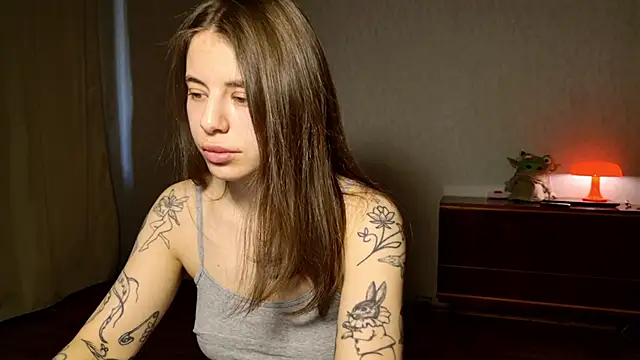 MadeInParadise Adlı Modelin Canlı XXX Sohbeti