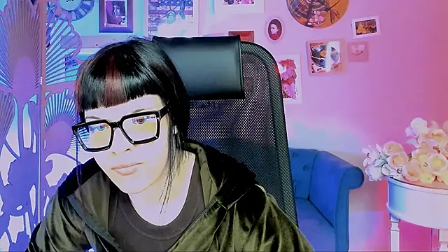 Chatroom XXX en direct de MeganBlosom