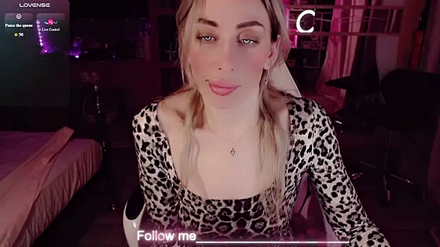 Chat +18 de AnnieGOld_ ao vivo