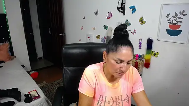 mature_bigboobs10's Live XXX Chat