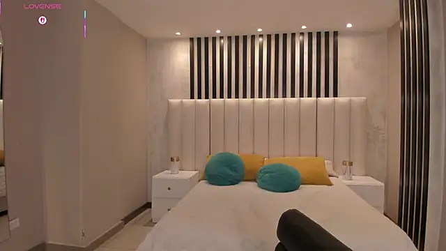 Chatroom XXX en direct de BellaRose_X