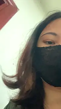 zhizhinaigai élő XXX-chatje