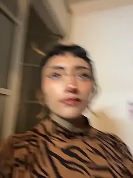 baby_akuma élő XXX-chatje