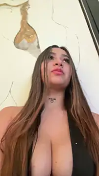 Chat XXX en directo de LunaBaker-1