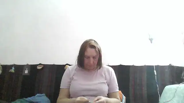 AnnaLive570's Webcam Show