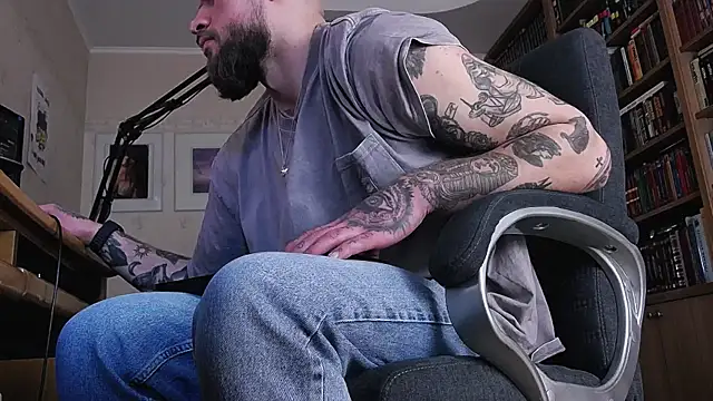 Chatroom XXX en direct de FindomJason