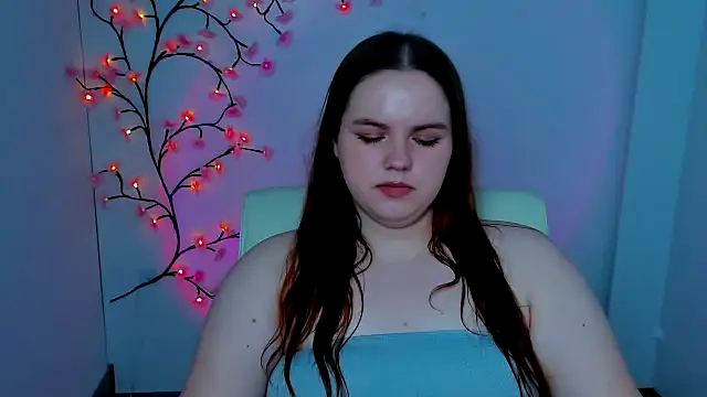 Chat +18 de Kitty_Mia_Kitty ao vivo