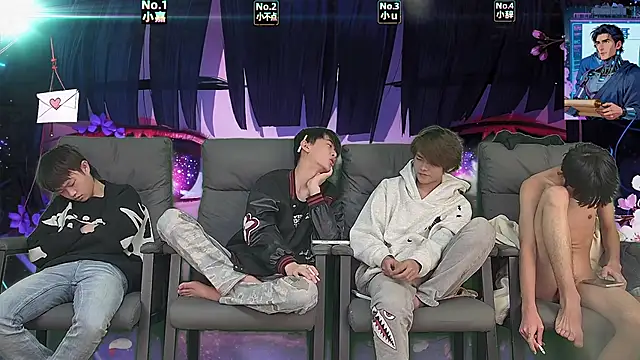 دردشة xiaohuangren01 الجنسية المباشرة